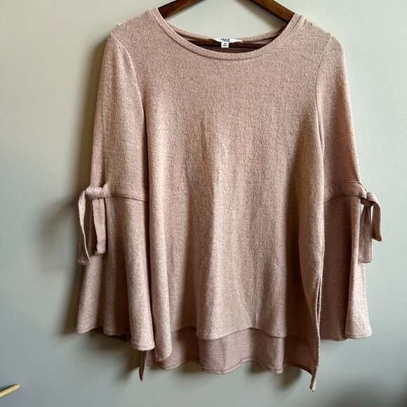 Open Detail Long Sleeve Knit - Picture 2 of 2